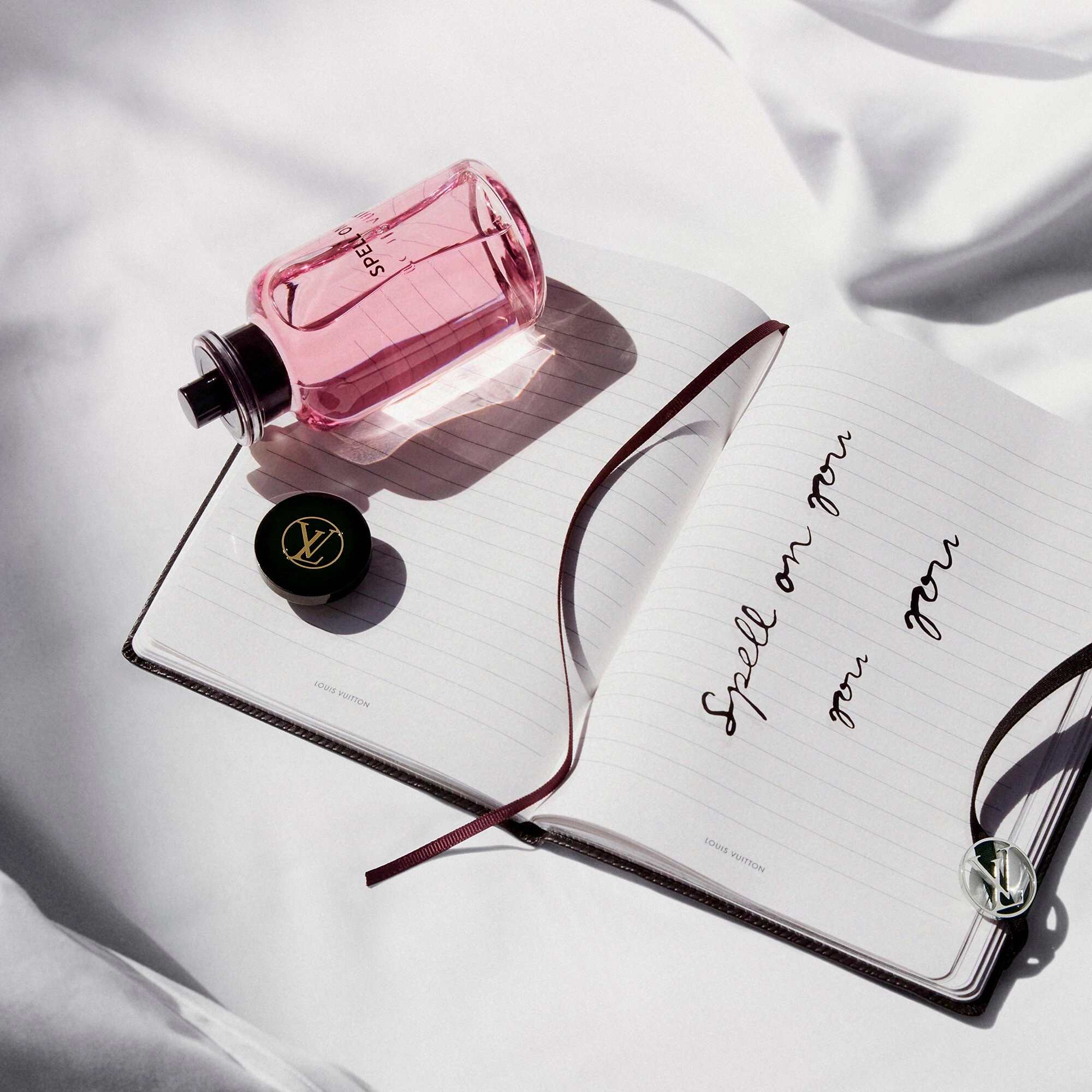Фото Louis Vuitton Spell On You