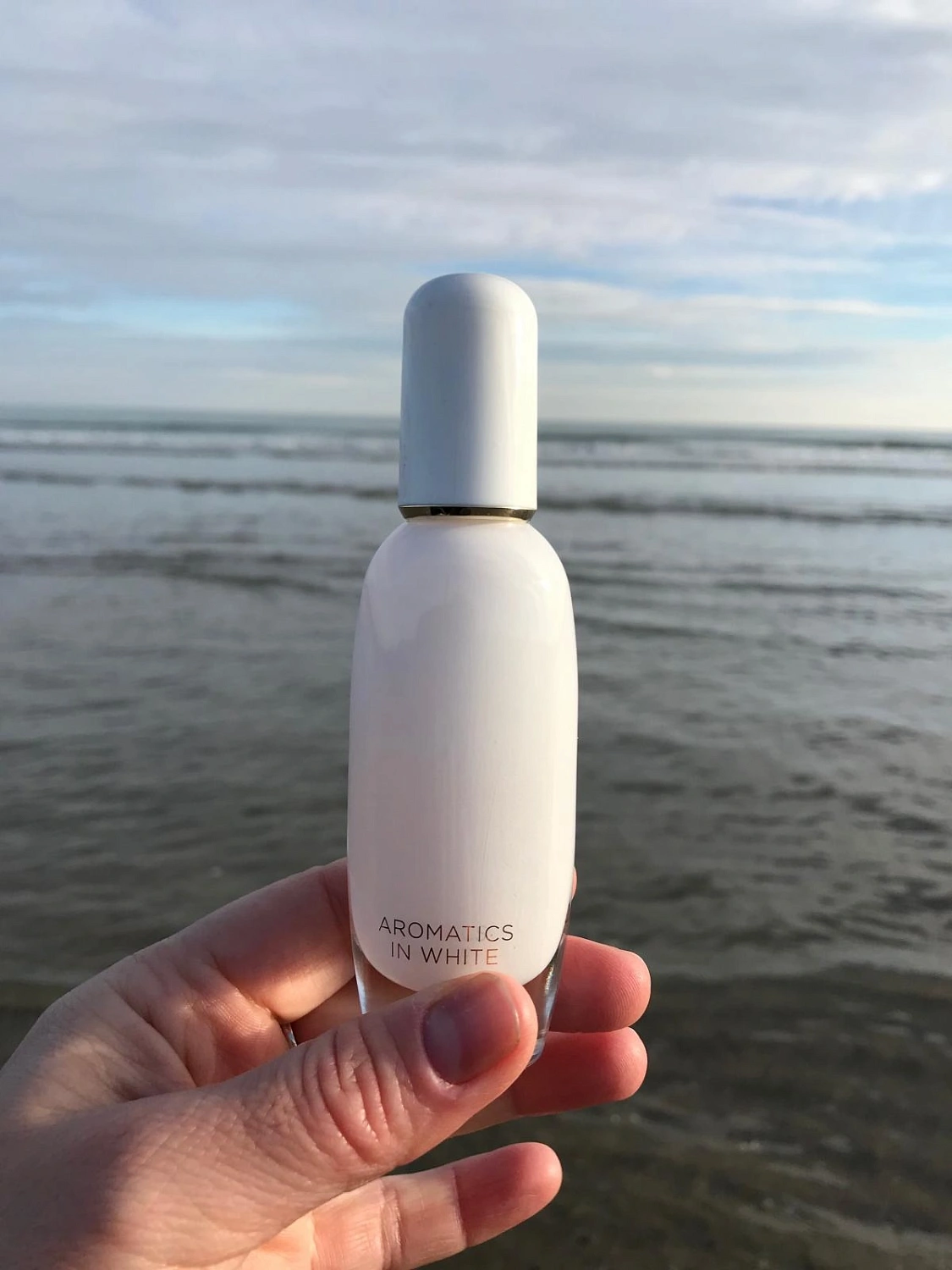 Clinique Aromatics in White