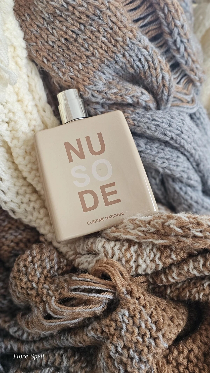 CoSTUME NATIONAL So Nude