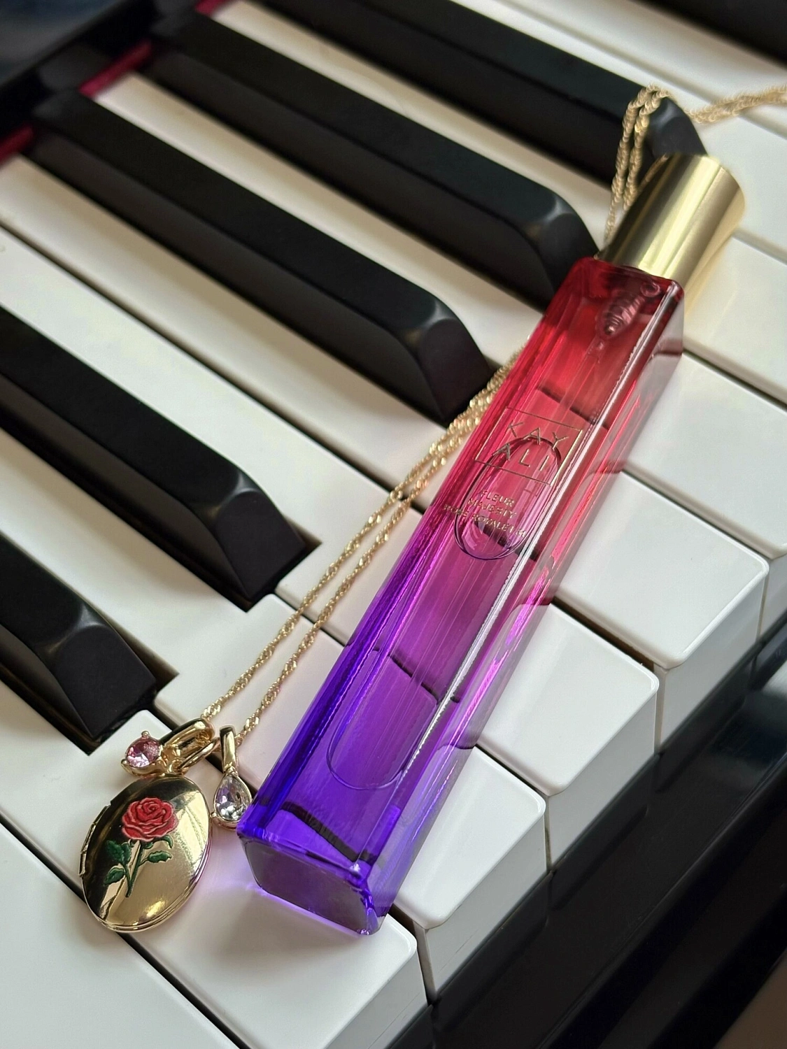 KAYALI Fleur Majesty Rose Royale 31