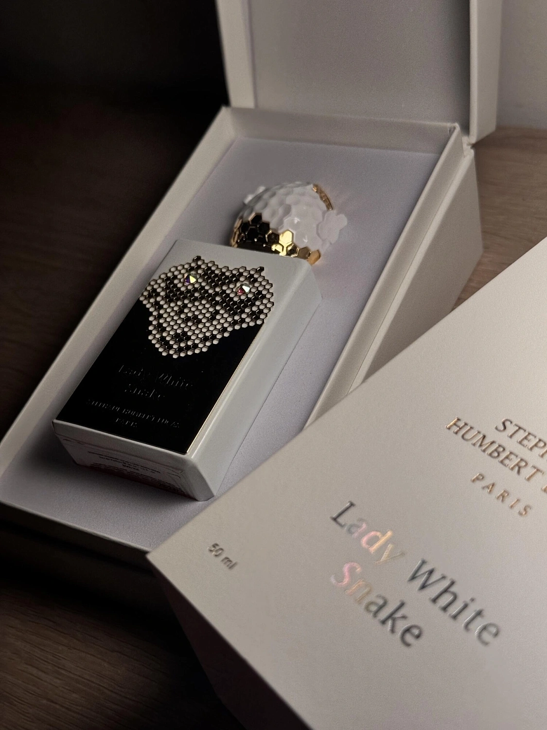 Stéphane Humbert Lucas 777 Lady White Snake