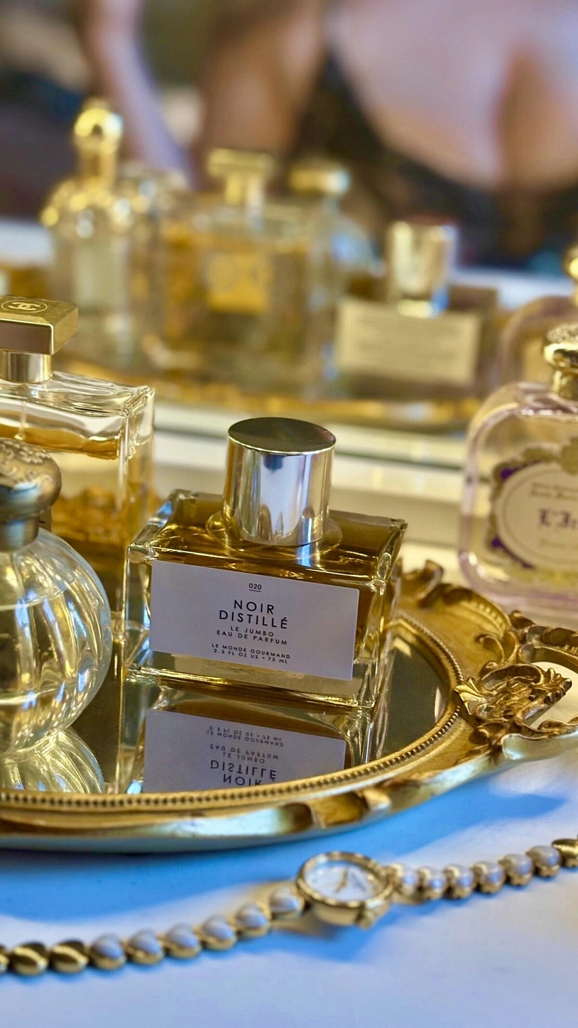 Le Monde Gourmand Noir Distille