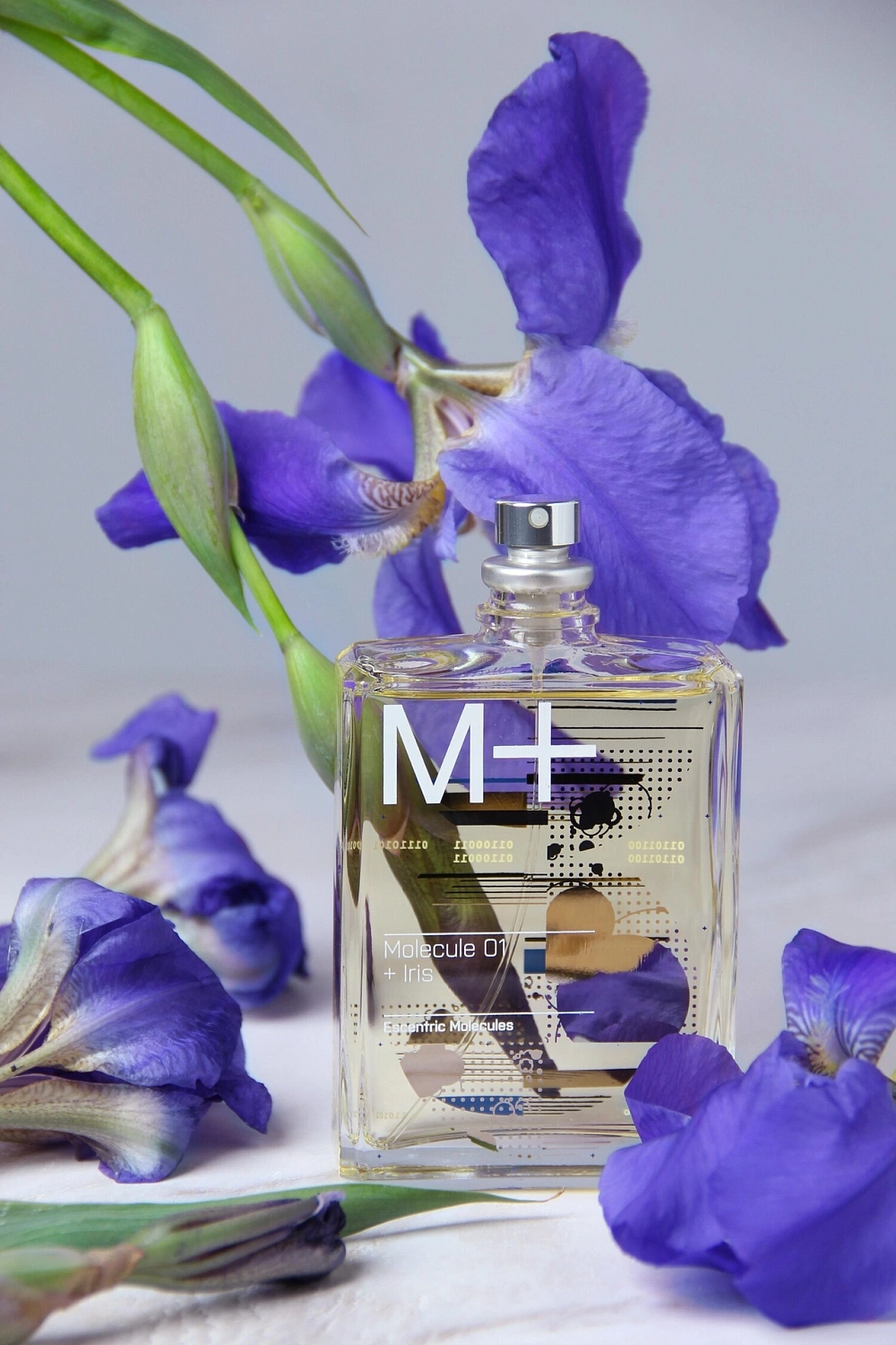 Escentric Molecules 01 + Iris
