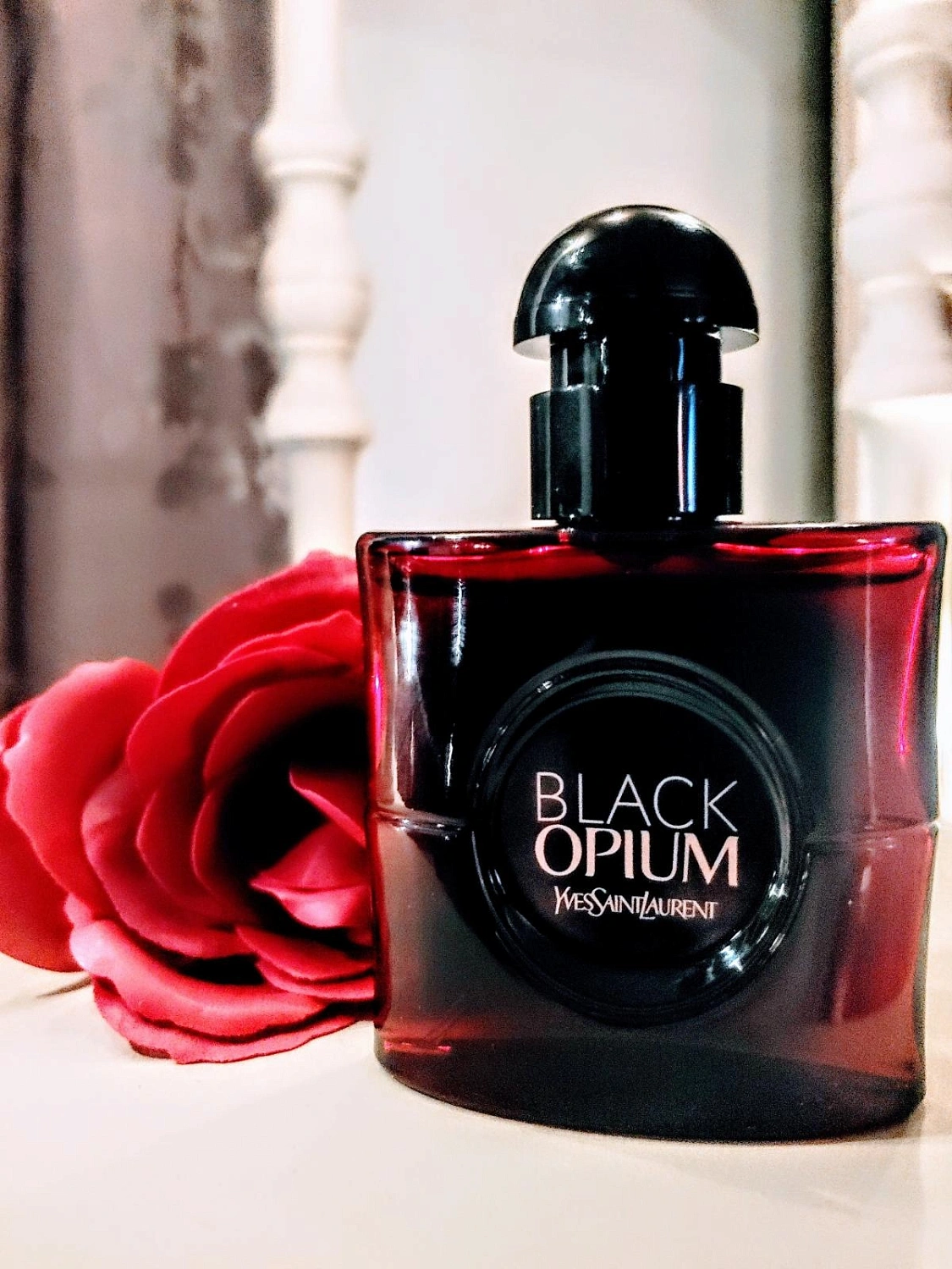Yves Saint Laurent Black Opium Over Red