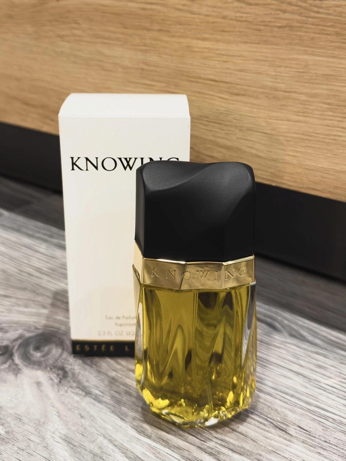 Estée Lauder Knowing