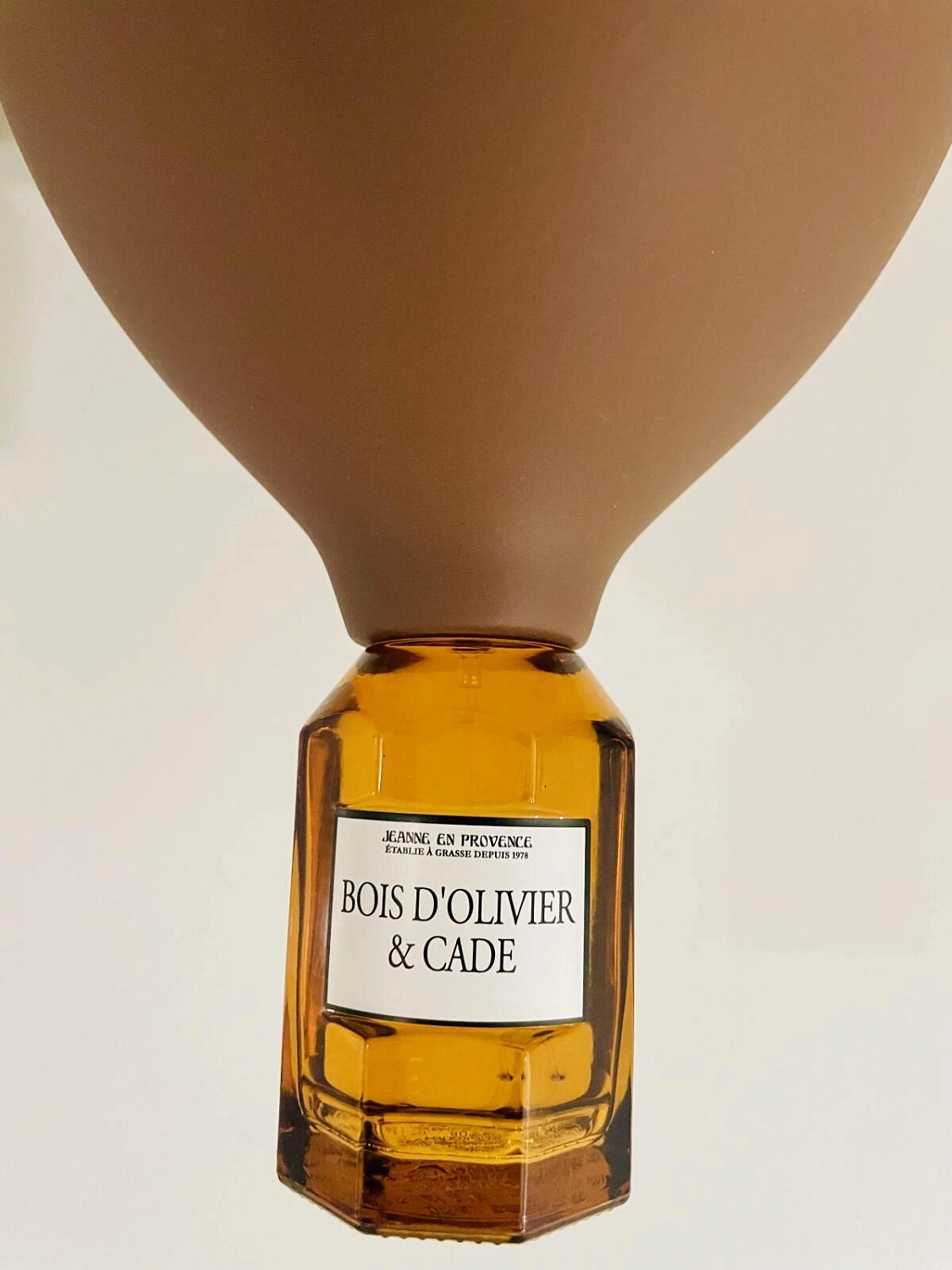 Jeanne en Provence Bois d'Olivier & Cade