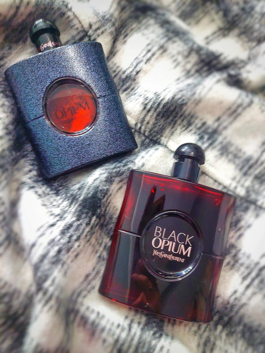 Yves Saint Laurent Black Opium Over Red