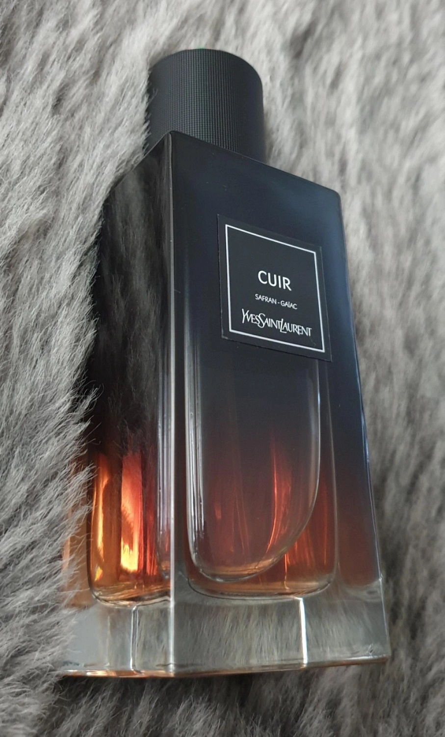 Yves Saint Laurent Cuir