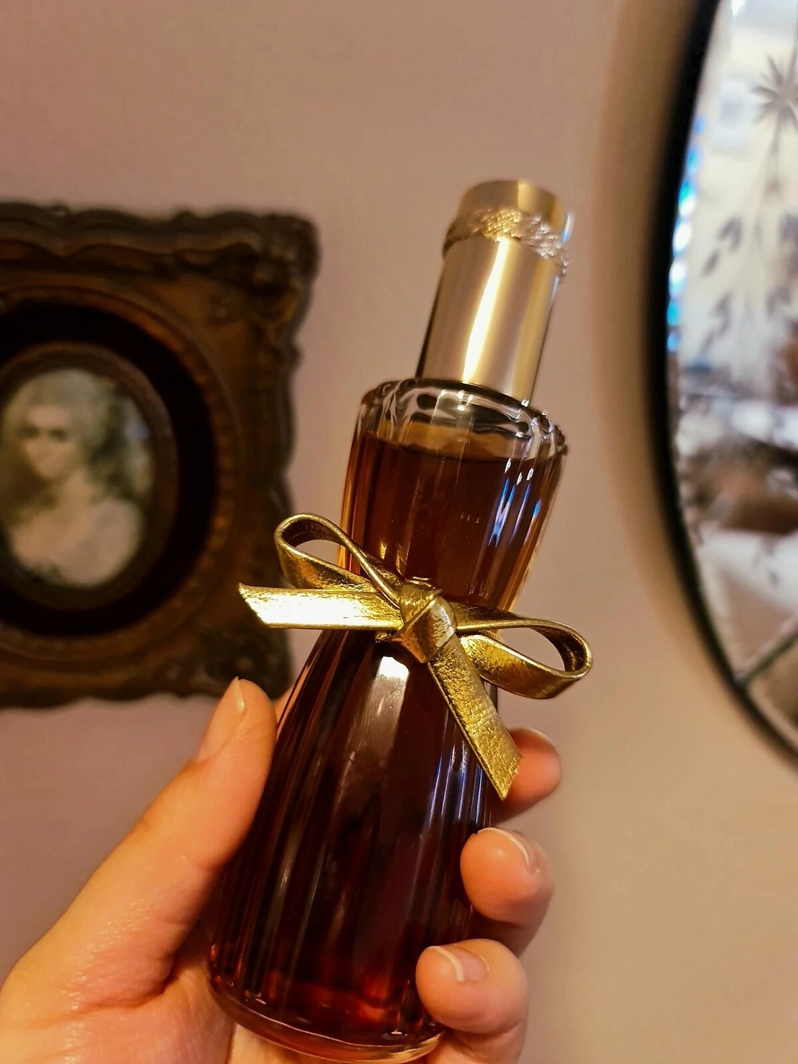 Estée Lauder Youth Dew
