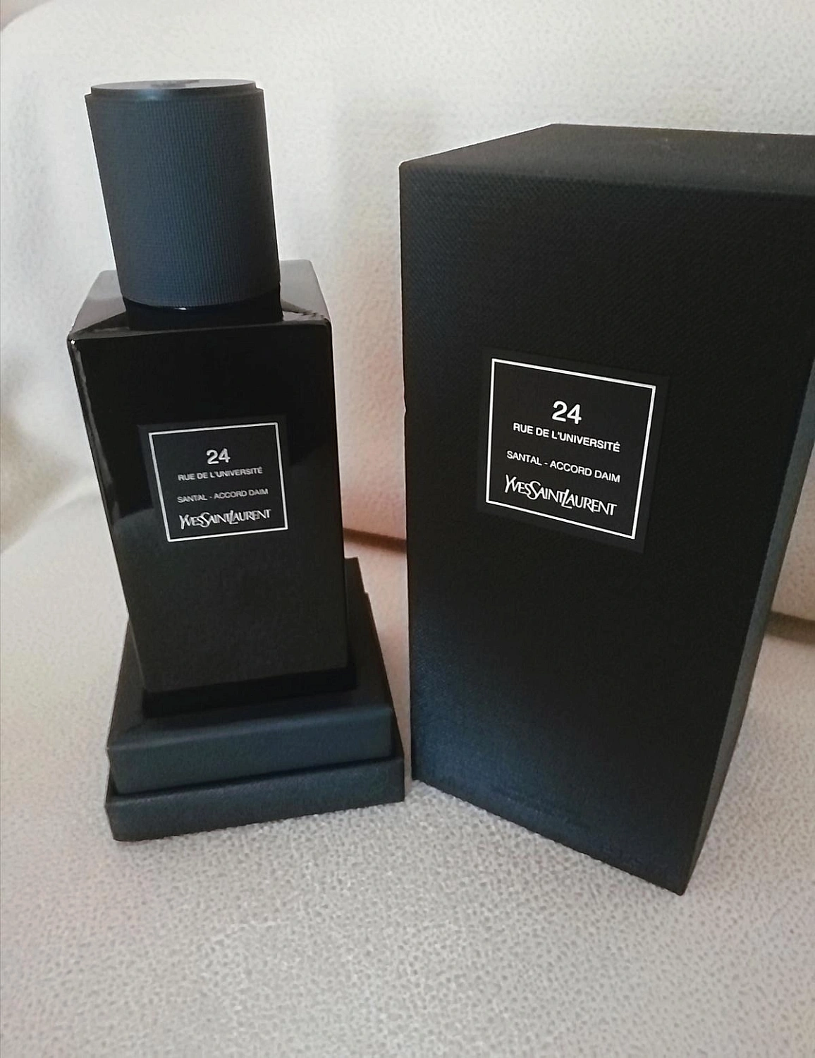 Yves Saint Laurent 24 Rue de l'Universite