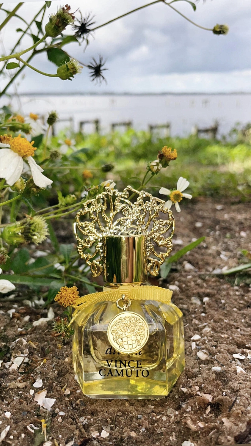Vince Camuto Divina