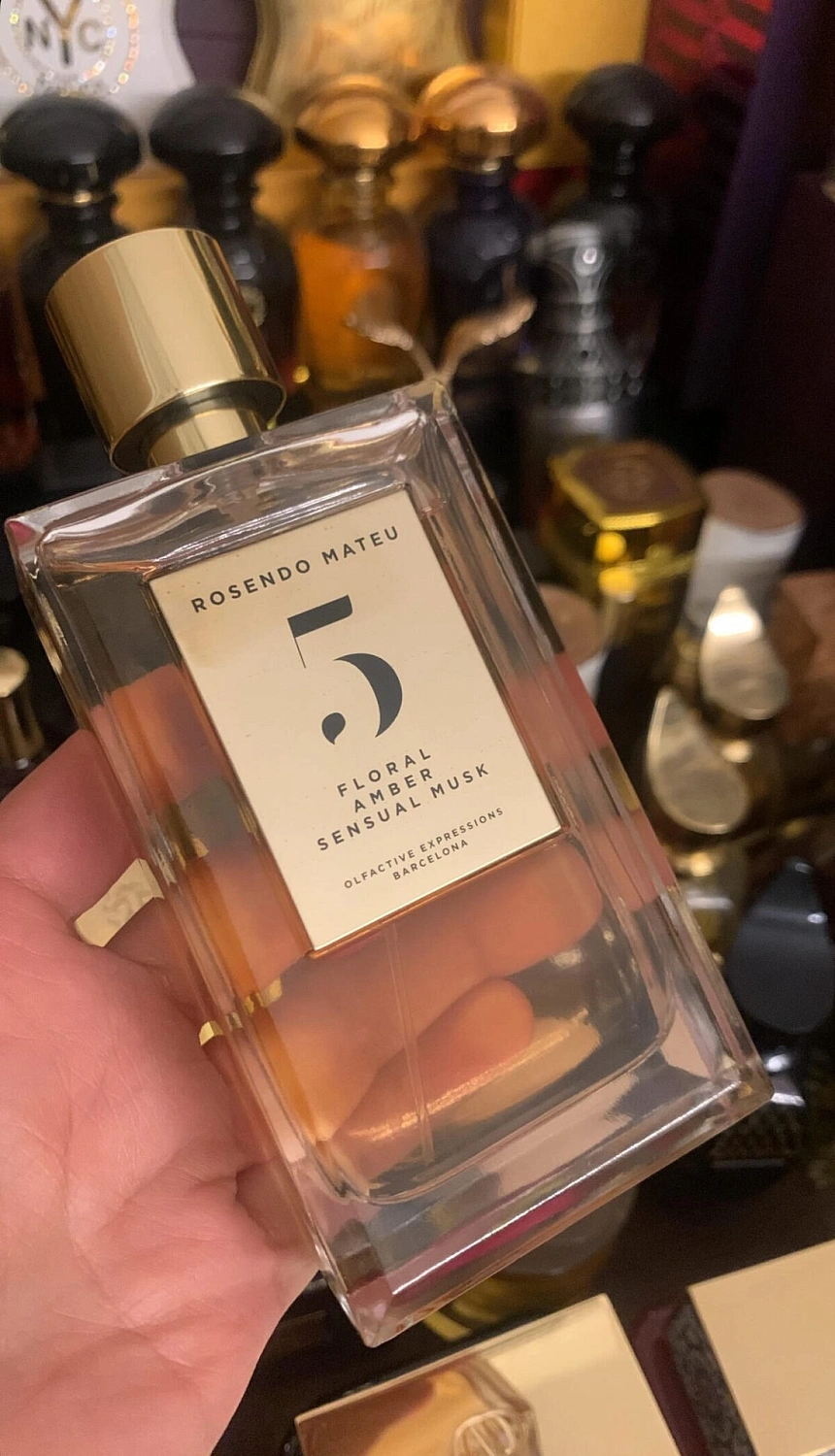 Rosendo Mateu Olfactive Expressions Rosendo Mateu Nº 5 Floral, Amber, Sensual Musk