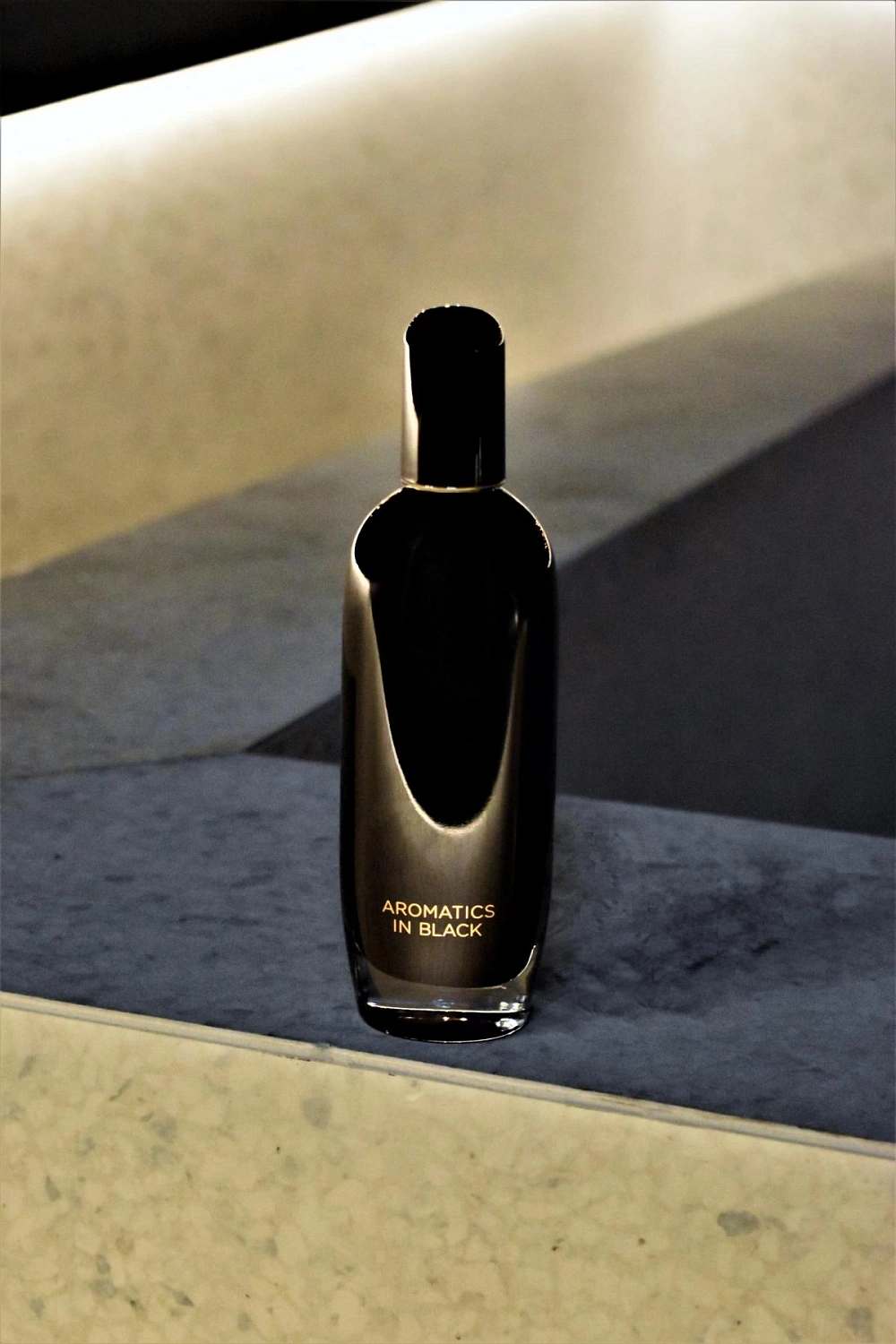 Clinique Aromatics in Black