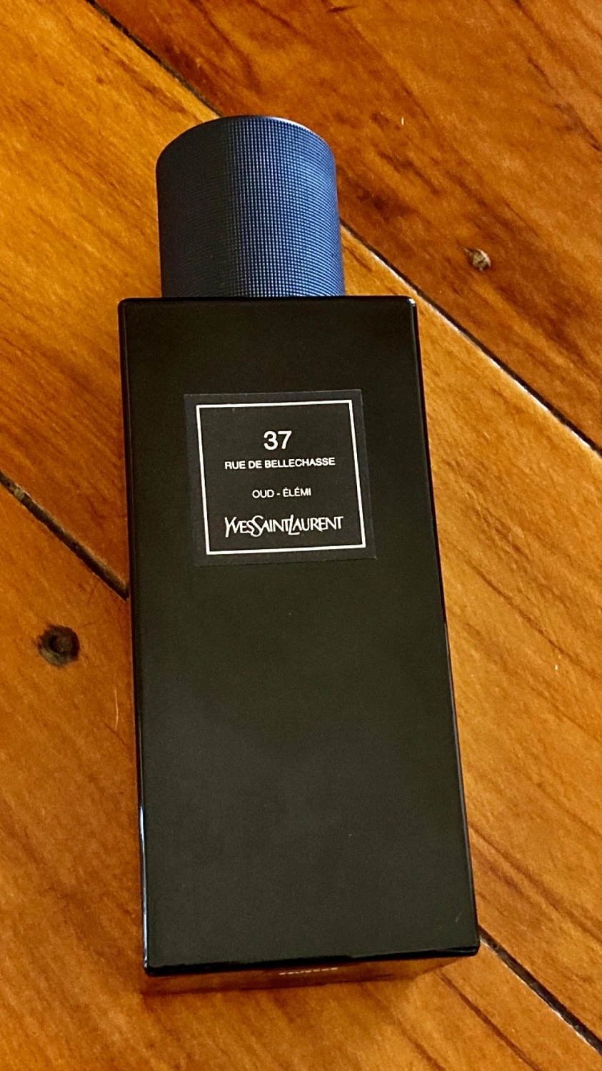 Yves Saint Laurent 37 rue de Bellechasse