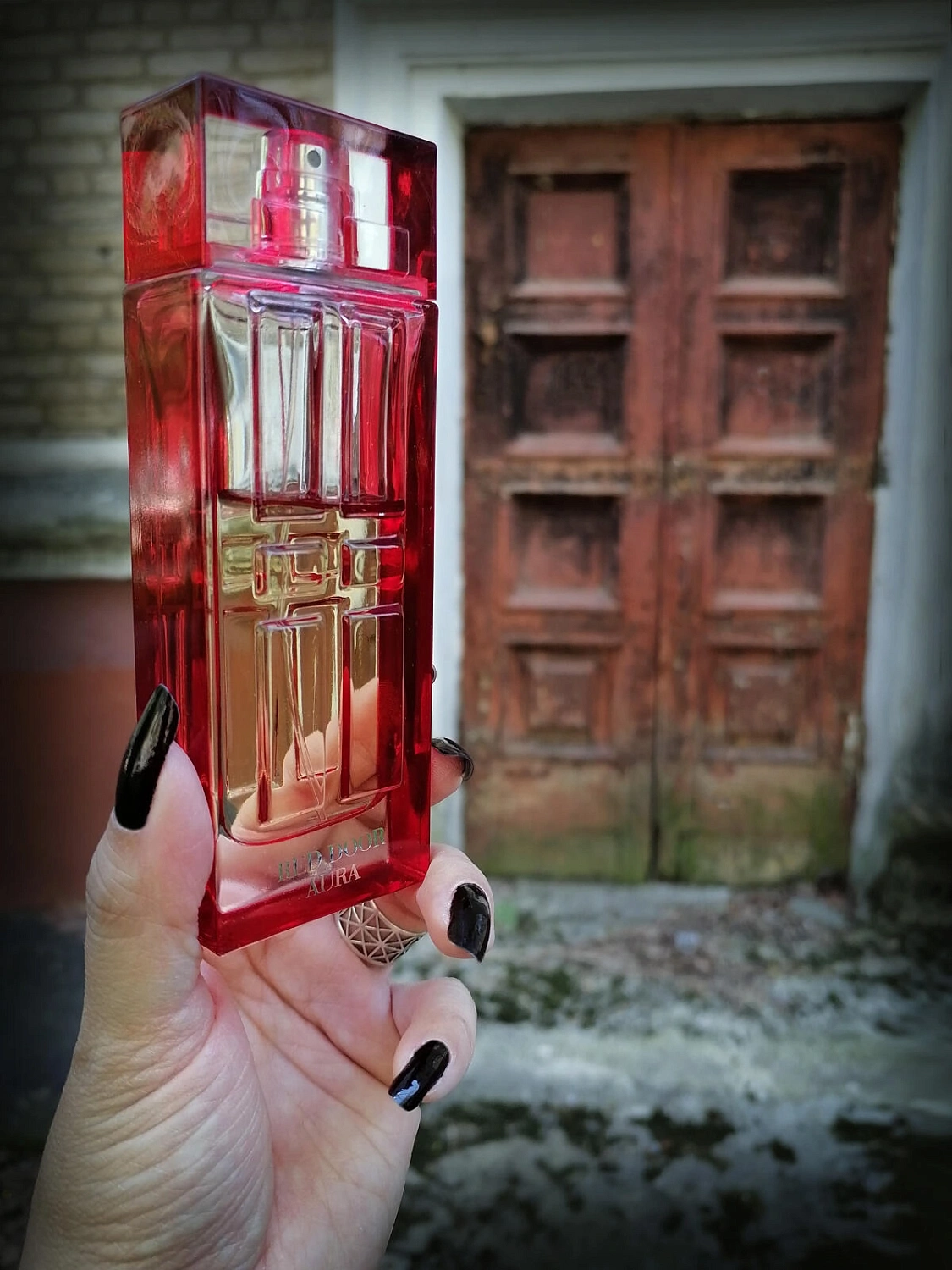 Elizabeth Arden Red Door Aura