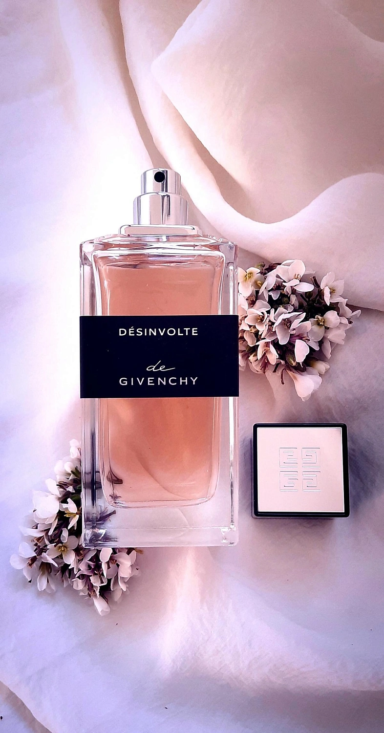 Givenchy Desinvolte