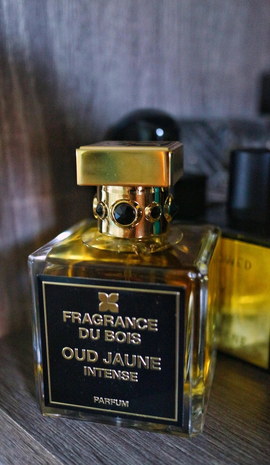 Fragrance du Bois Oud Jaune Intense