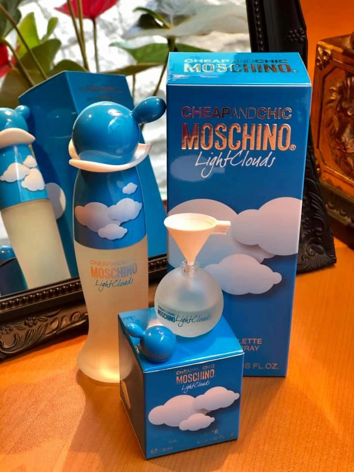 Moschino Light Clouds