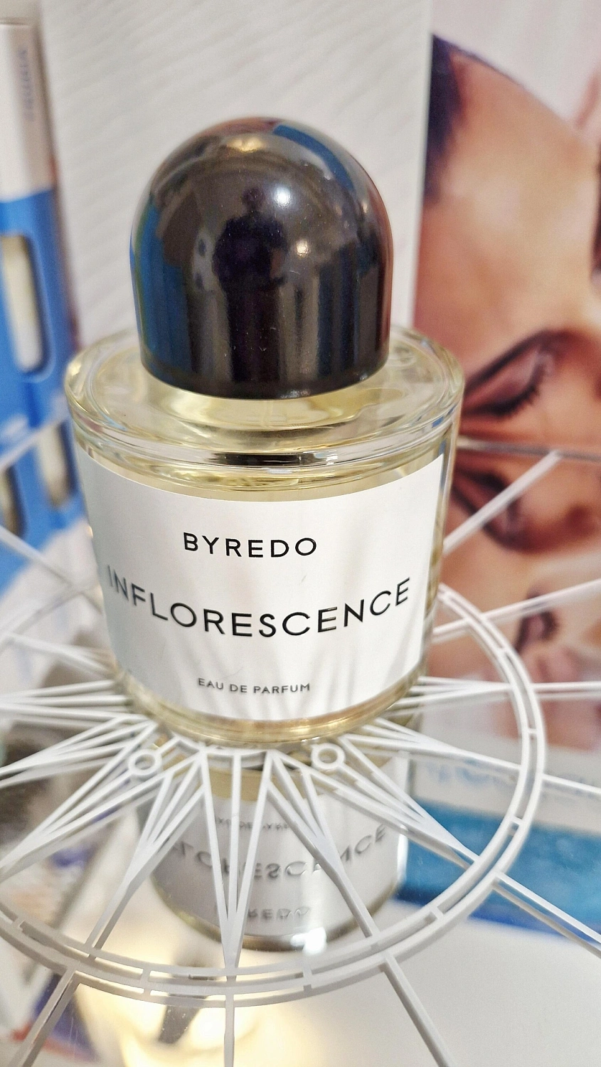 BYREDO Inflorescence