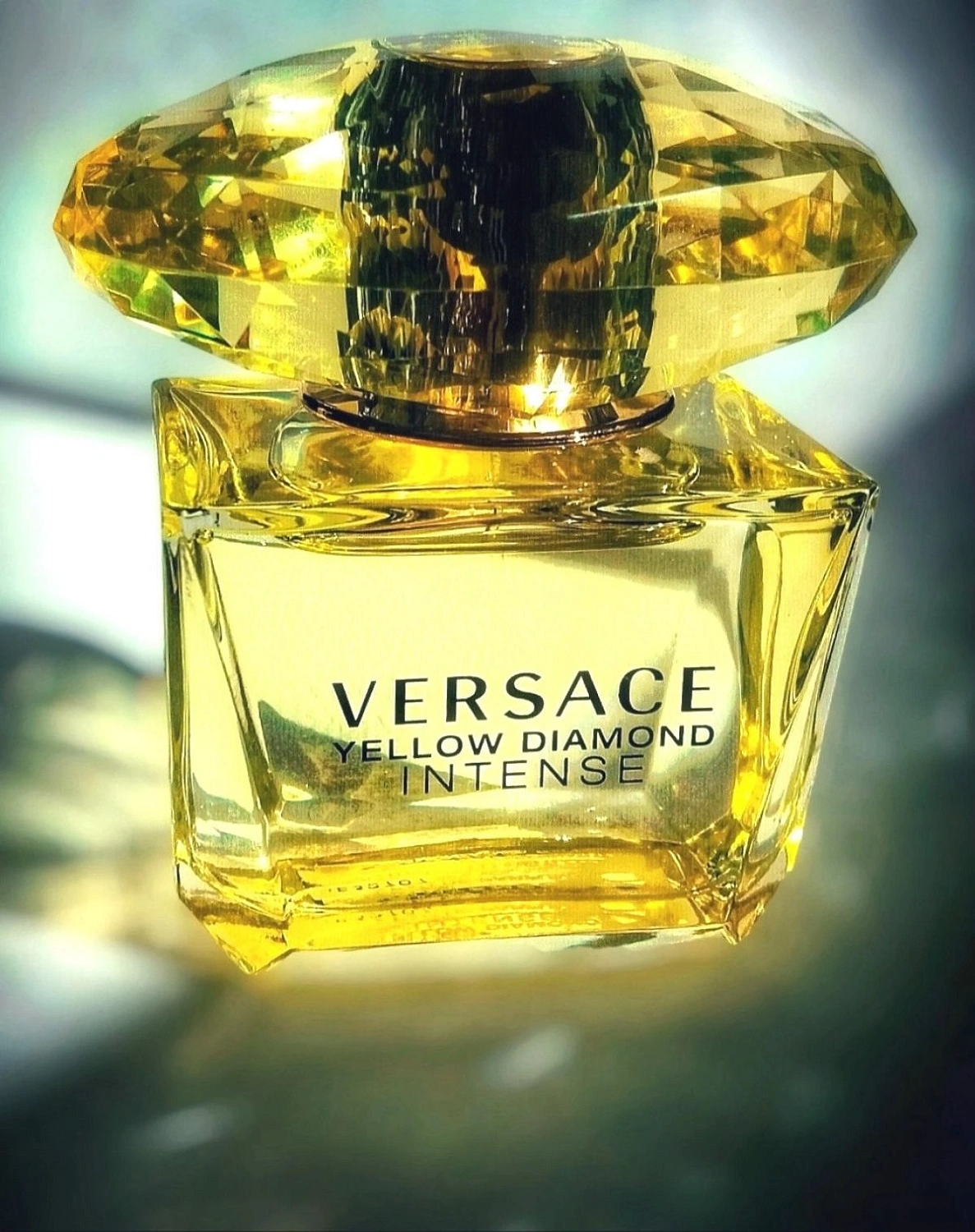 Versace Yellow Diamond Intense