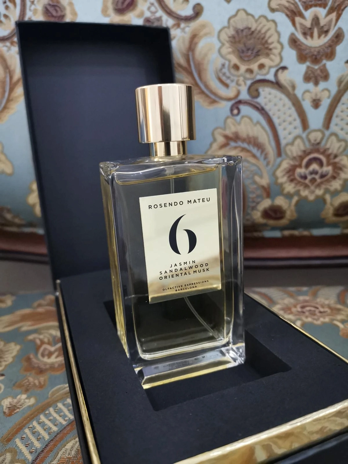 Rosendo Mateu Olfactive Expressions Rosendo Mateu Nº 6 Jasmin, Sandalwood, Oriental Musk