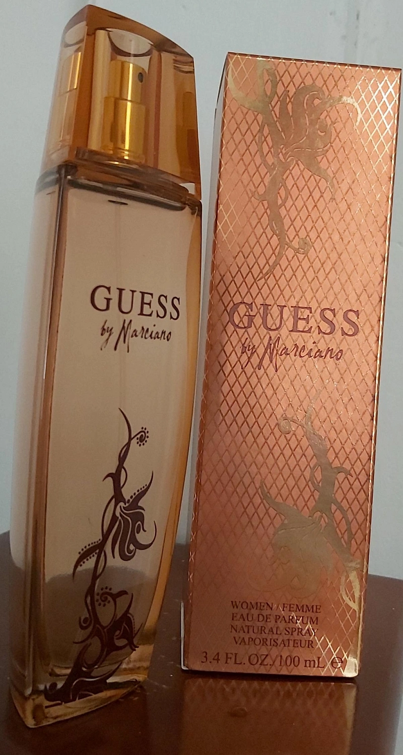 GUESS by Marciano