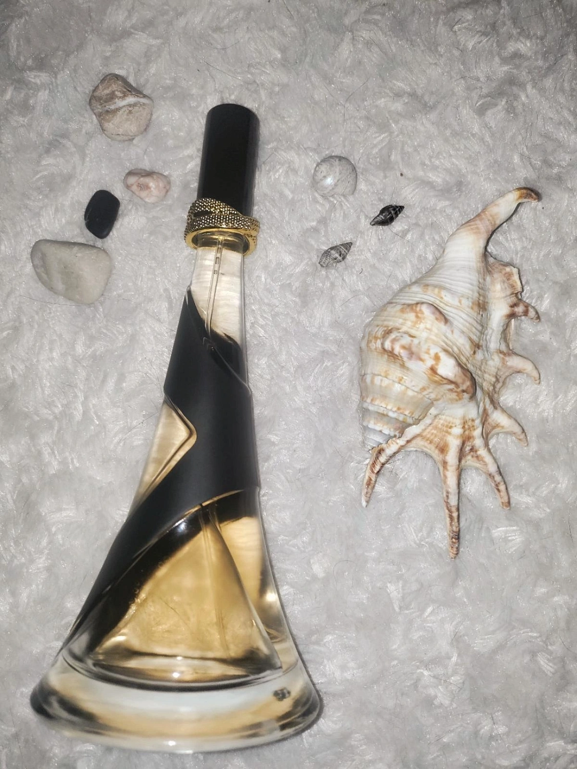 Rihanna Reb'l Fleur