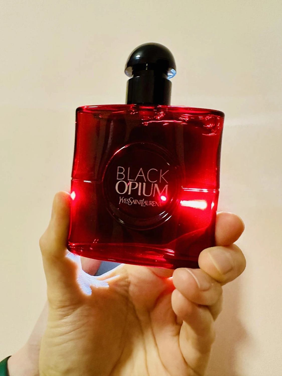 Yves Saint Laurent Black Opium Over Red