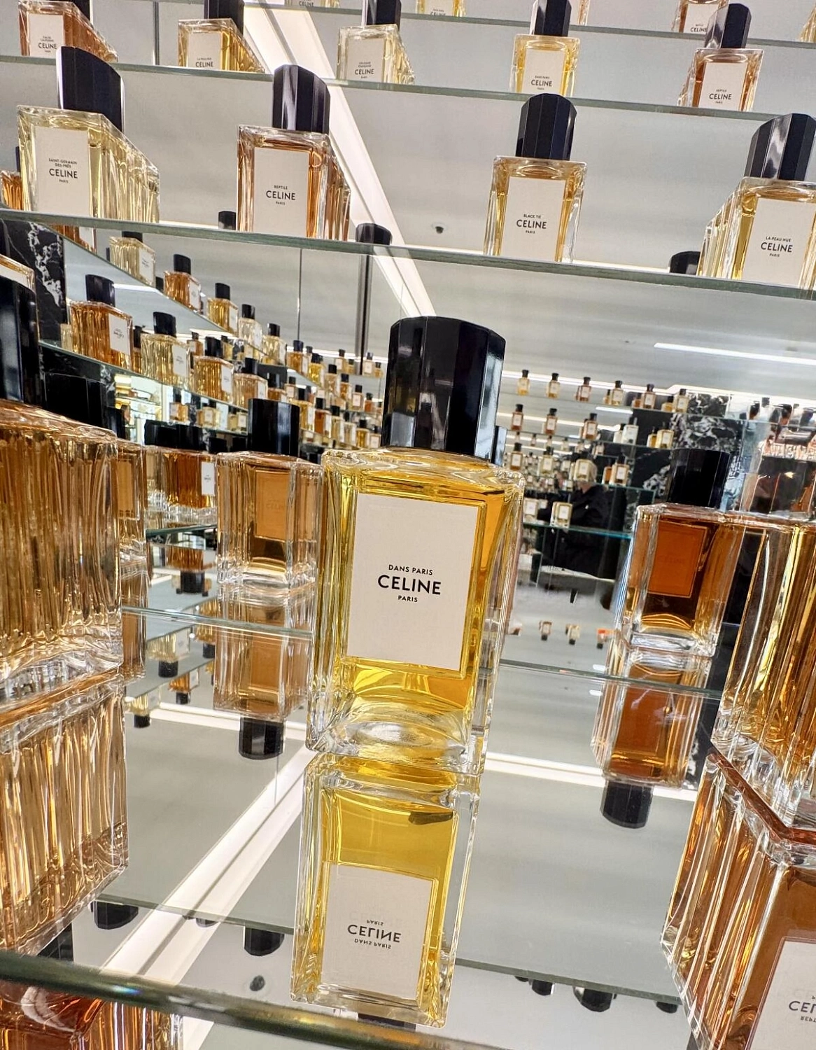 Celine Dans Paris