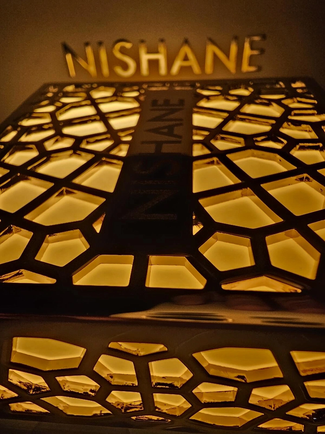 Nishane Hacivat Oud