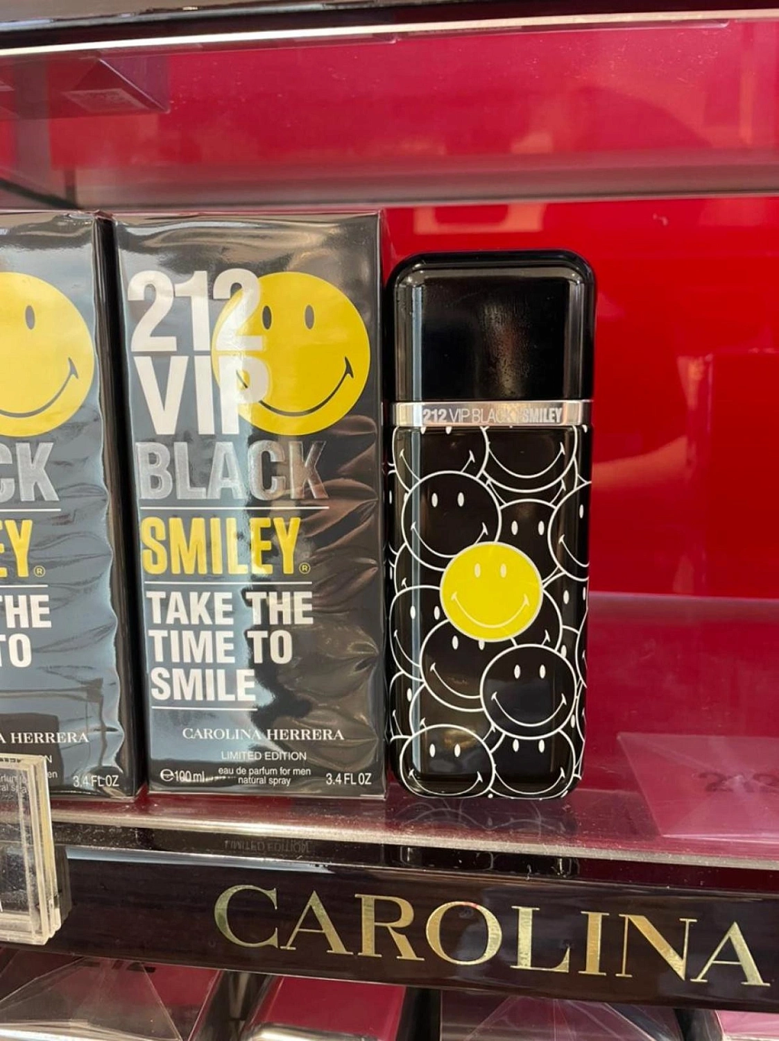 Carolina Herrera 212 VIP Black Smiley