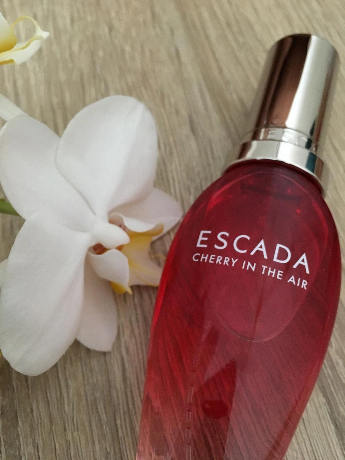 Escada Cherry in the Air