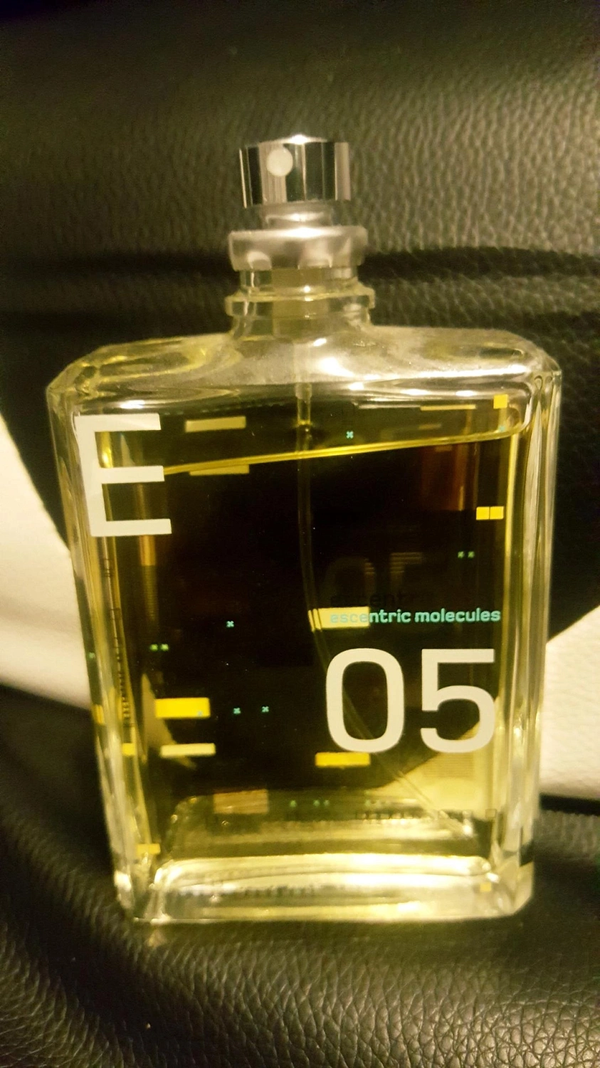 Escentric Molecules Escentric 05