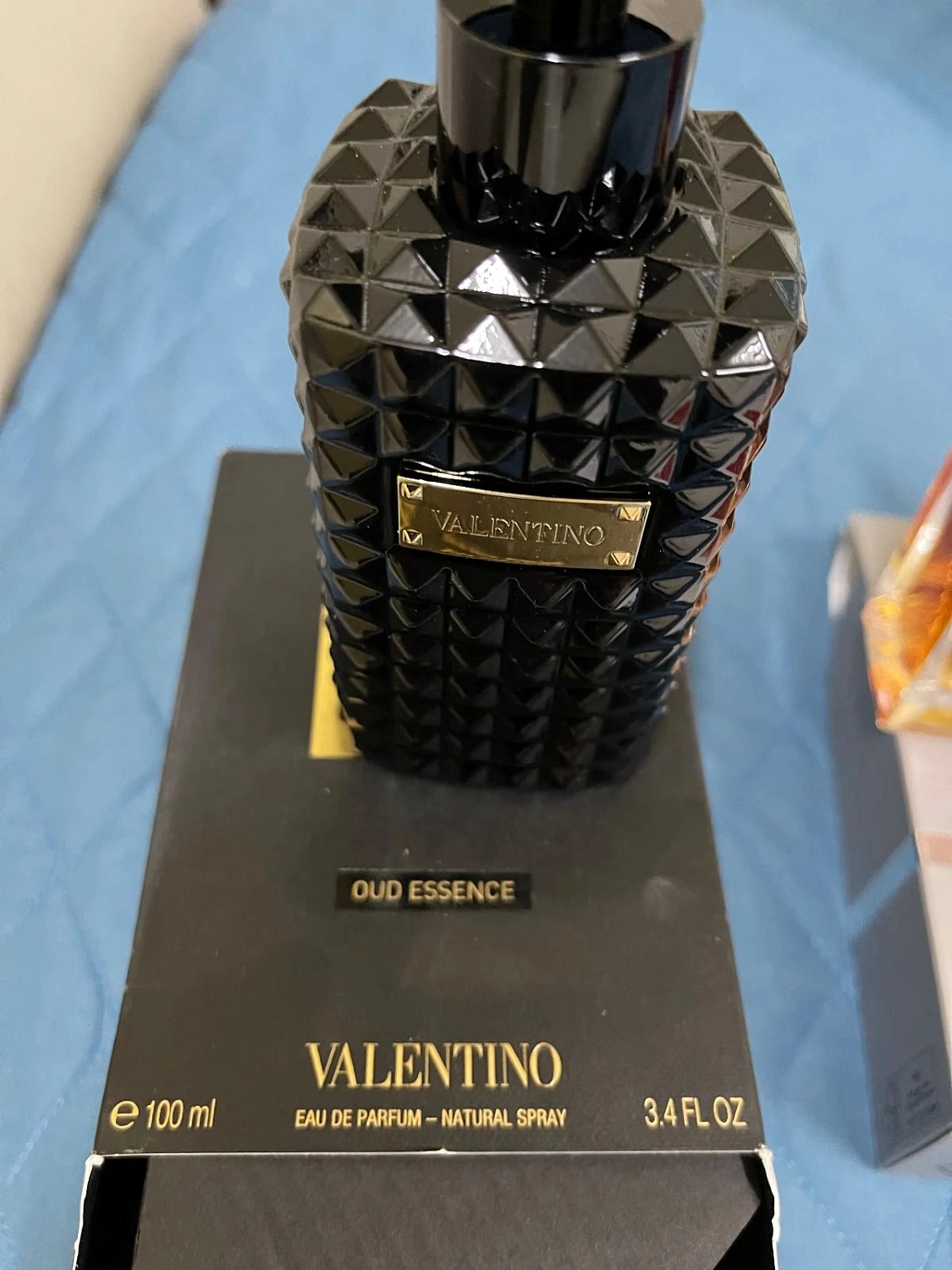 Valentino Noir Absolu Oud Essence