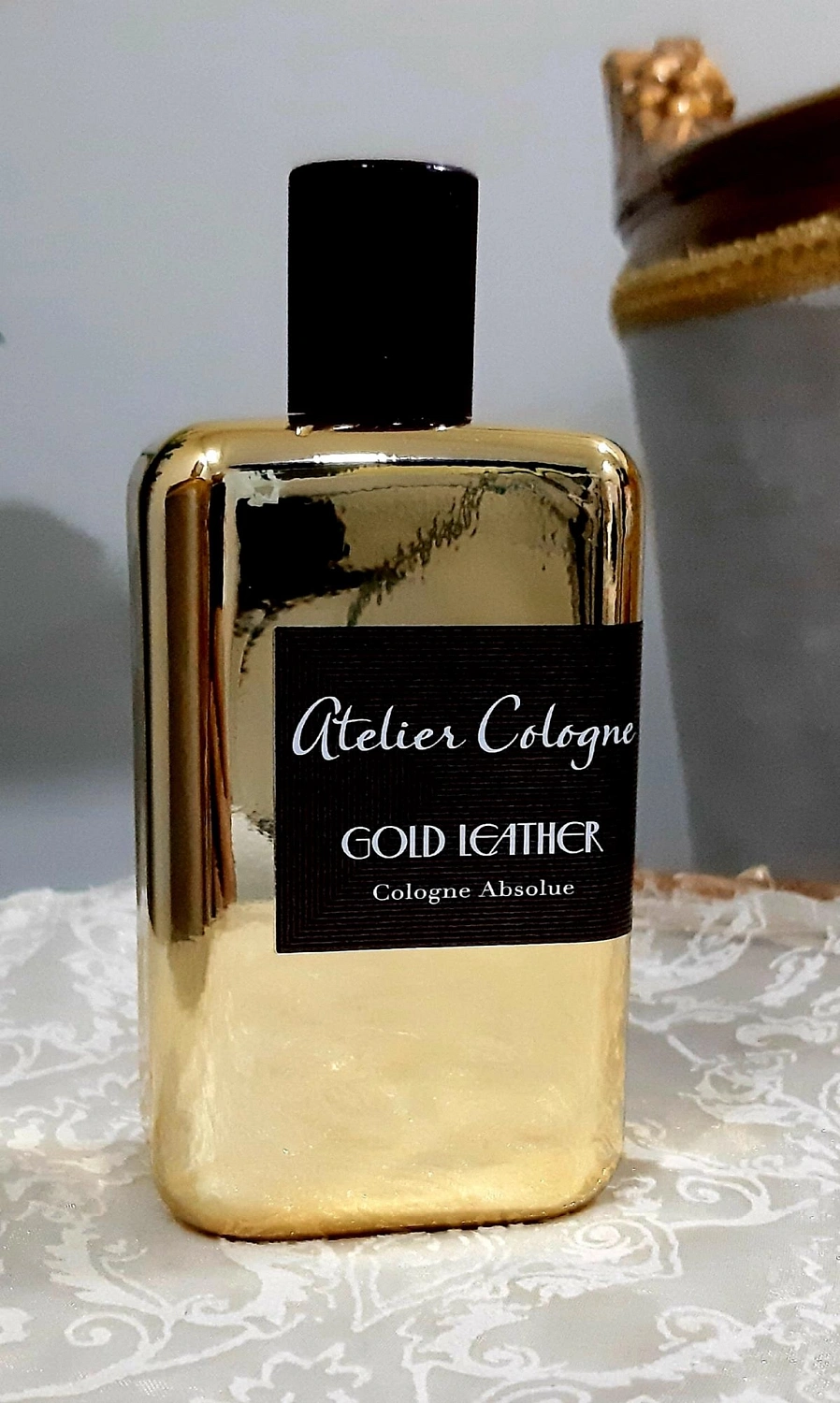 Atelier Cologne Gold Leather