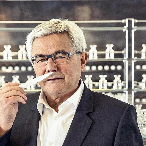 Парфюмер Francis Deleamont (Франсис Делемон)
