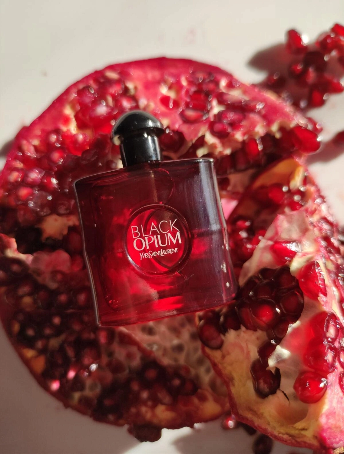 Yves Saint Laurent Black Opium Over Red