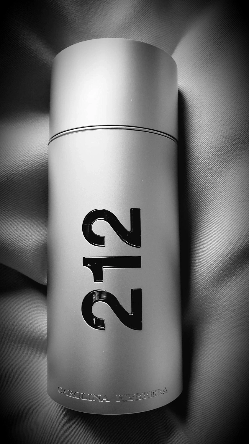 Carolina Herrera 212 Customize Men
