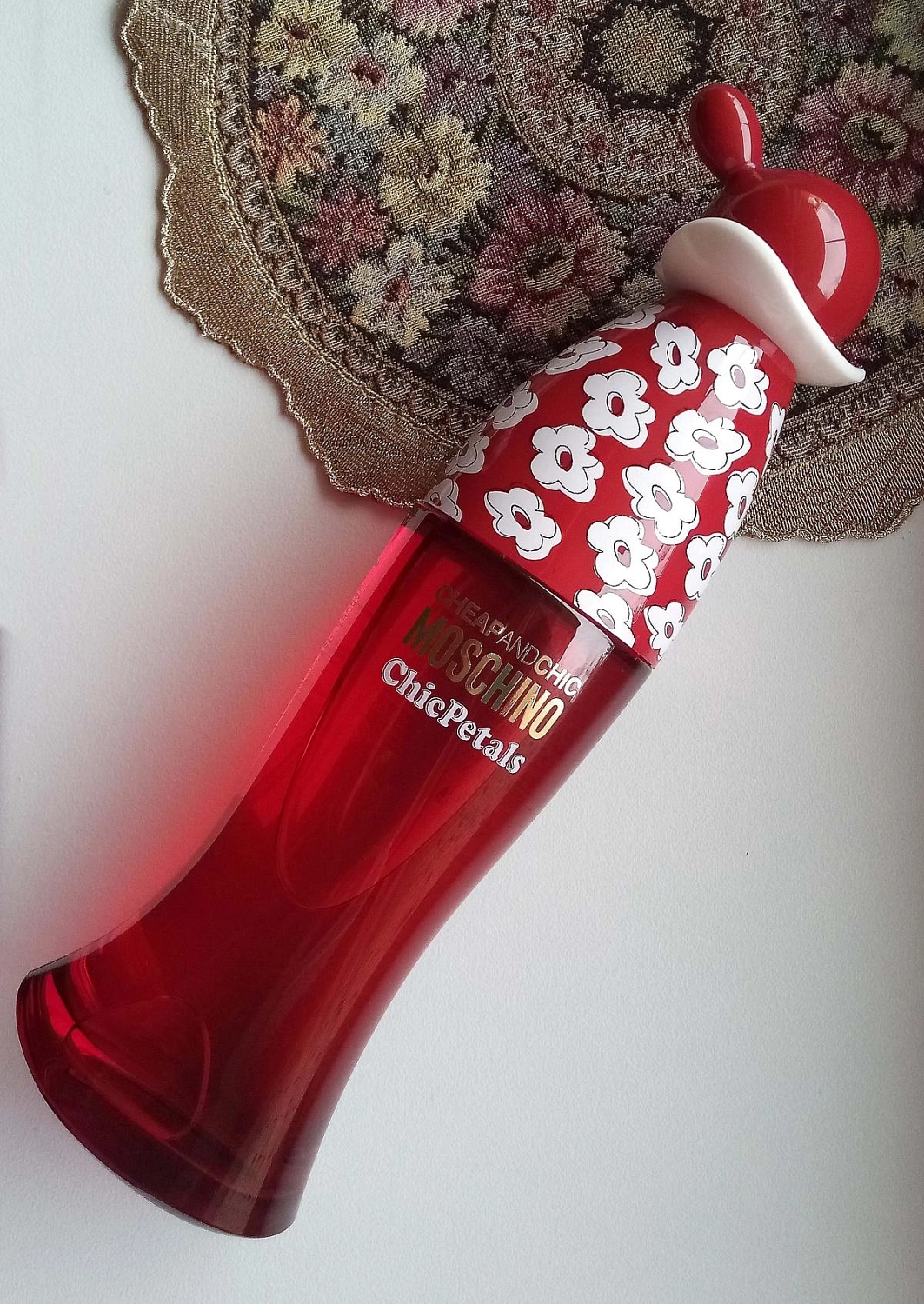 Moschino Cheap & Chic Chic Petals