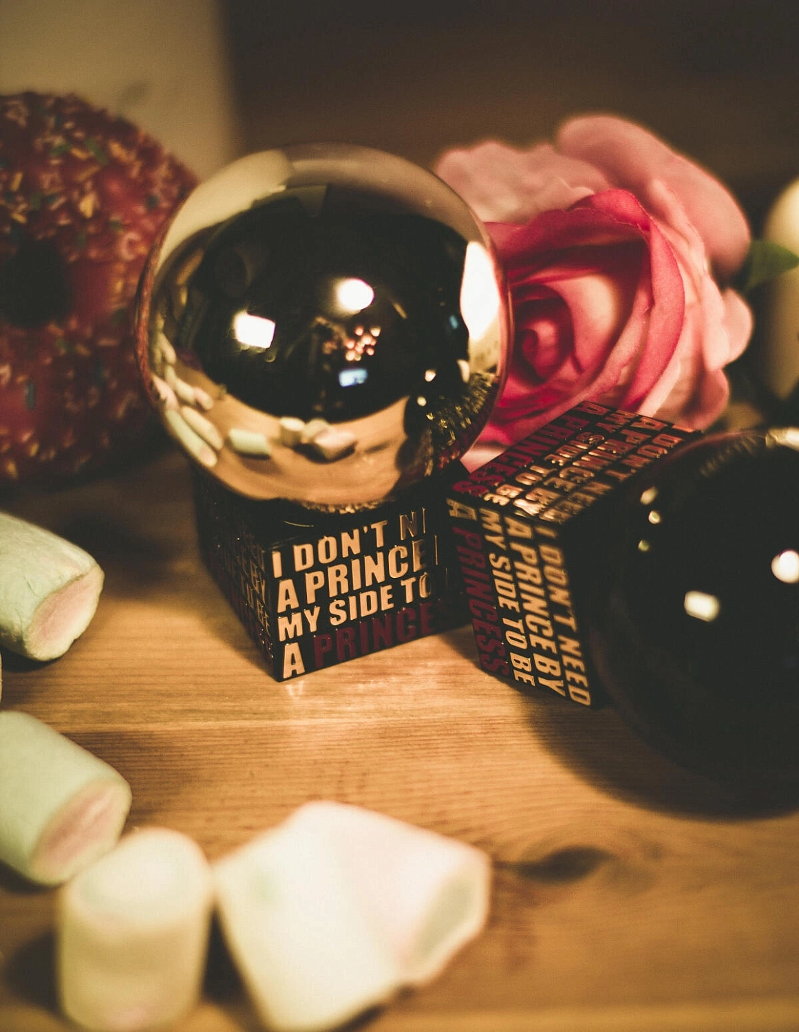 By Kilian I Don't Need A Prince By My Side To Be A Princess - Rose de Mai