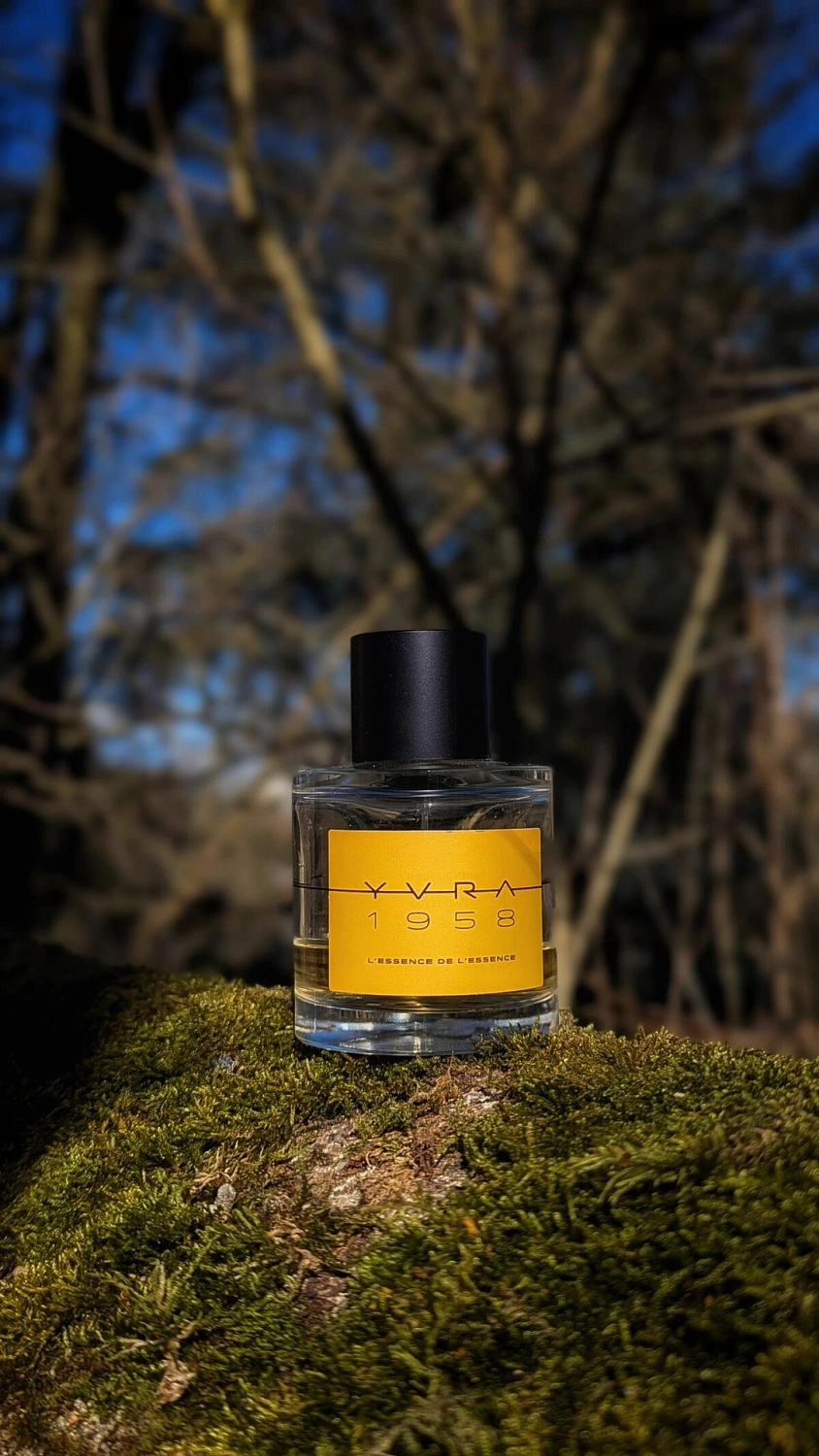 Yvra 1958 L'essence De L'essence