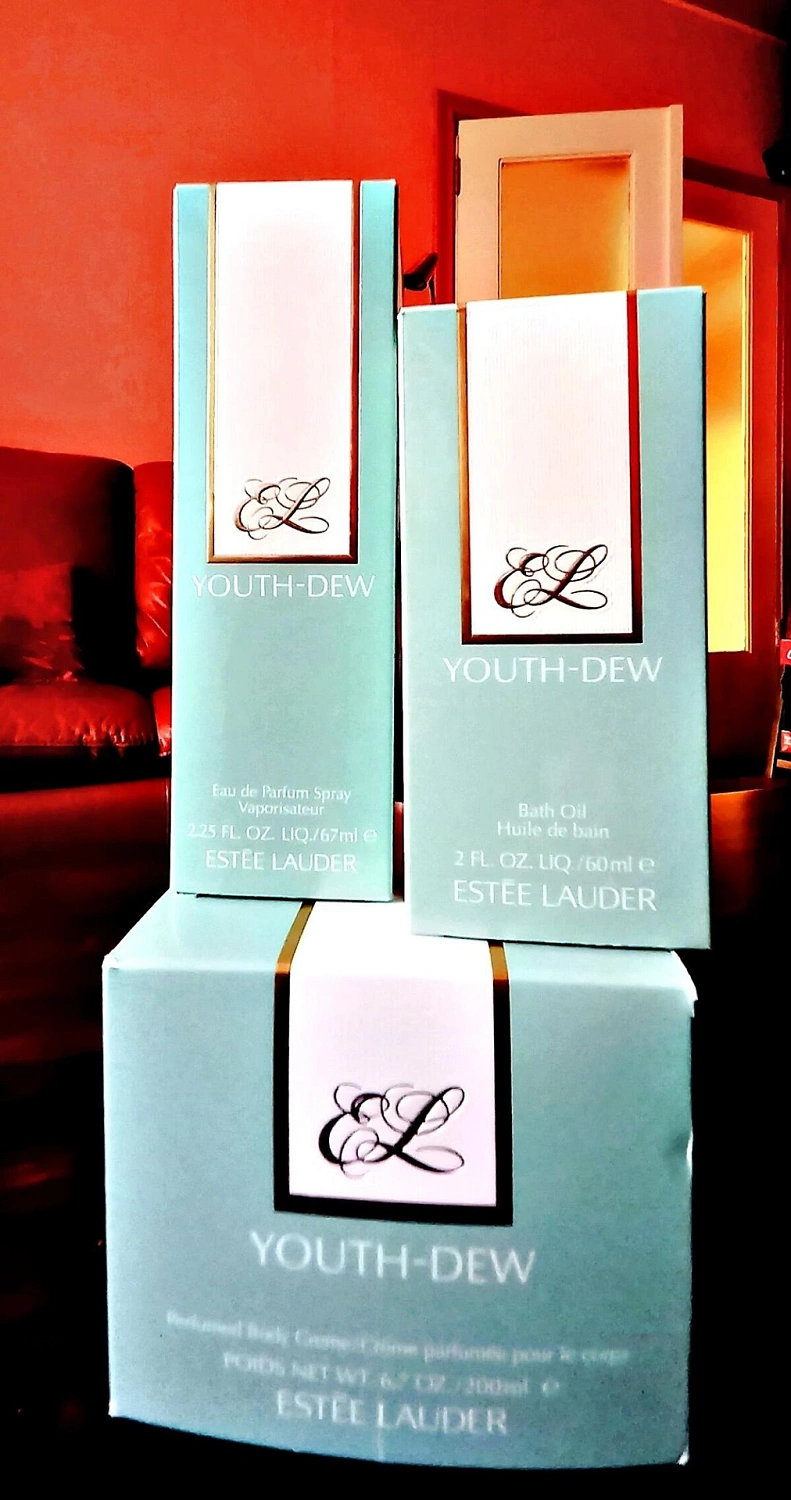 Estée Lauder Youth Dew
