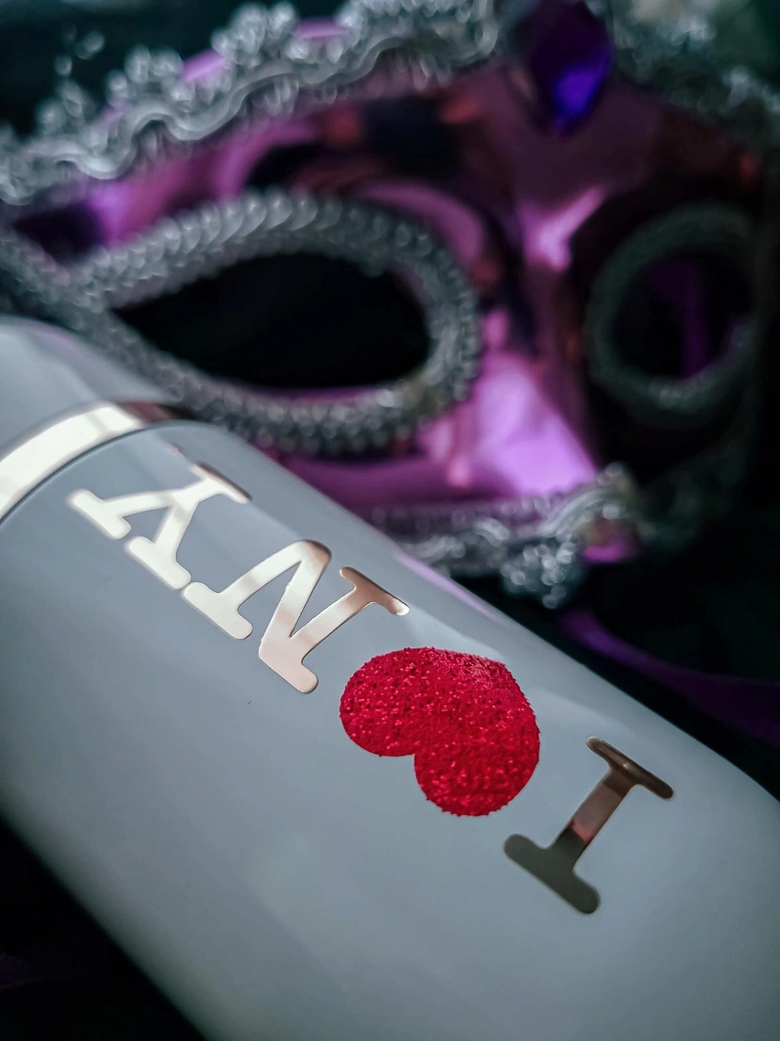 Carolina Herrera 212 VIP Rosé Love NY