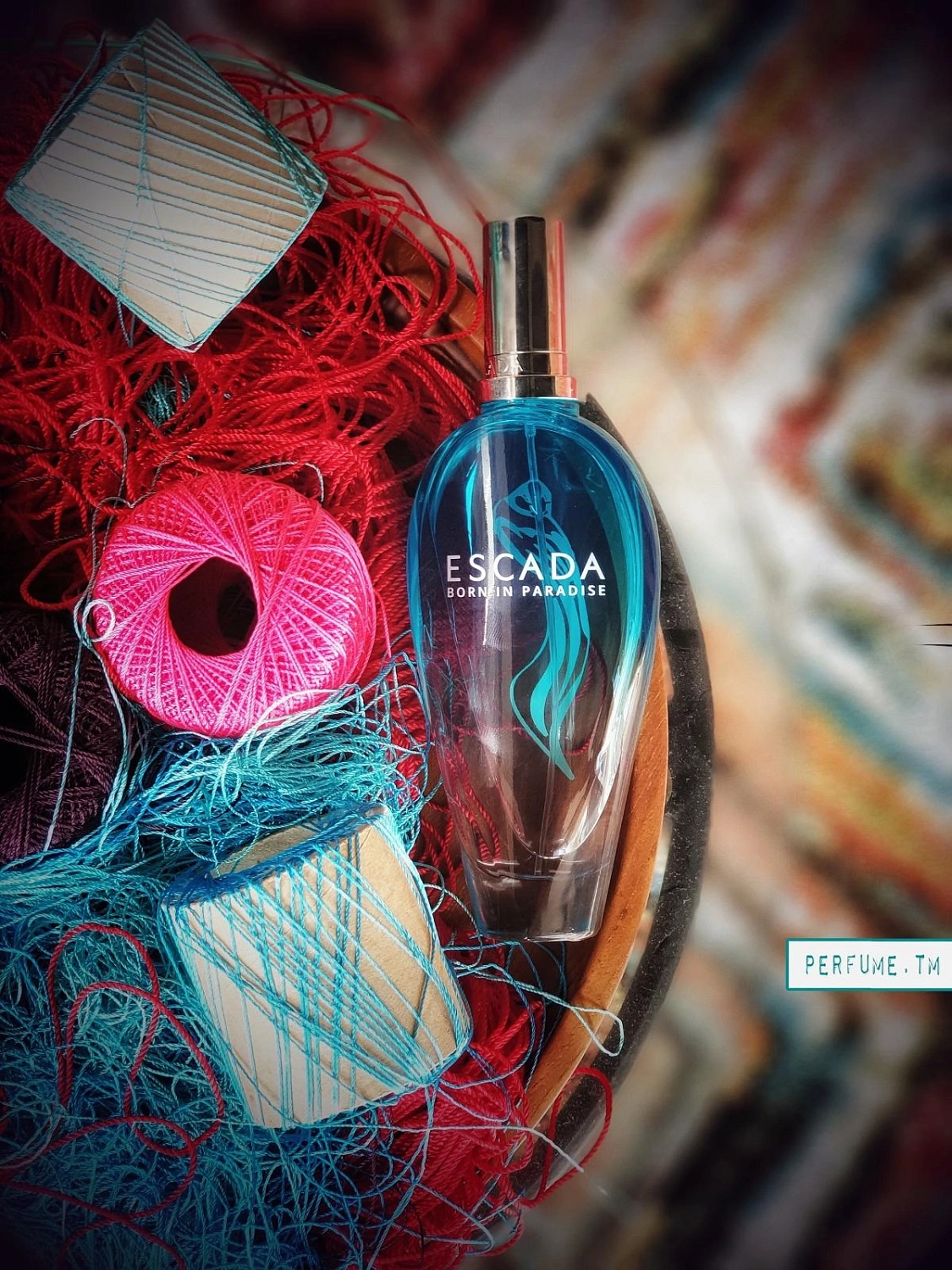 Escada Born in Paradise