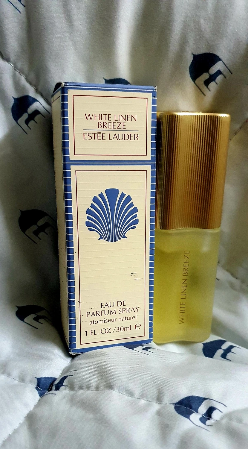 Estée Lauder White Linen Breeze
