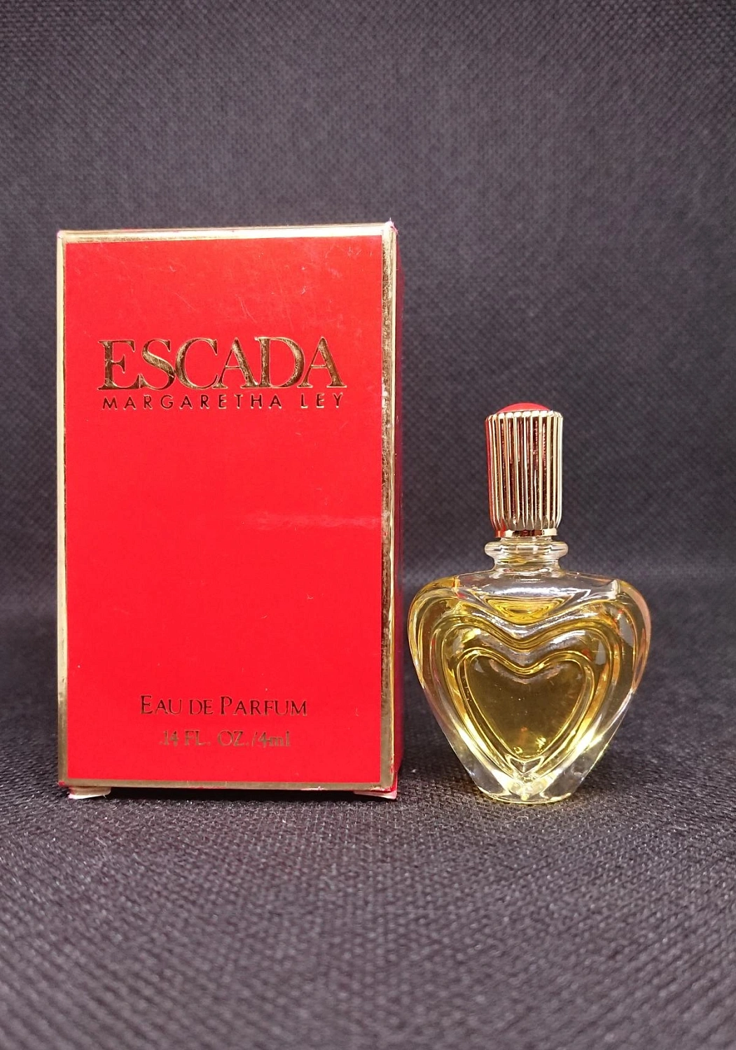 Escada (red)