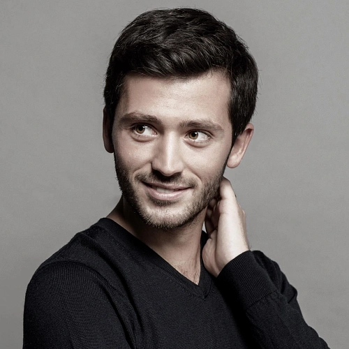 Младший парфюмер Paul Guerlain (Поль Герлен)
