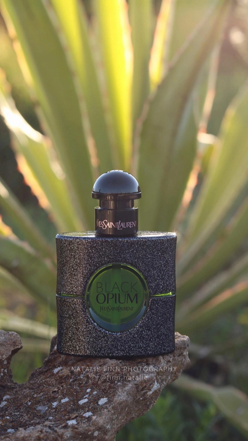 Yves Saint Laurent Black Opium Illicit Green