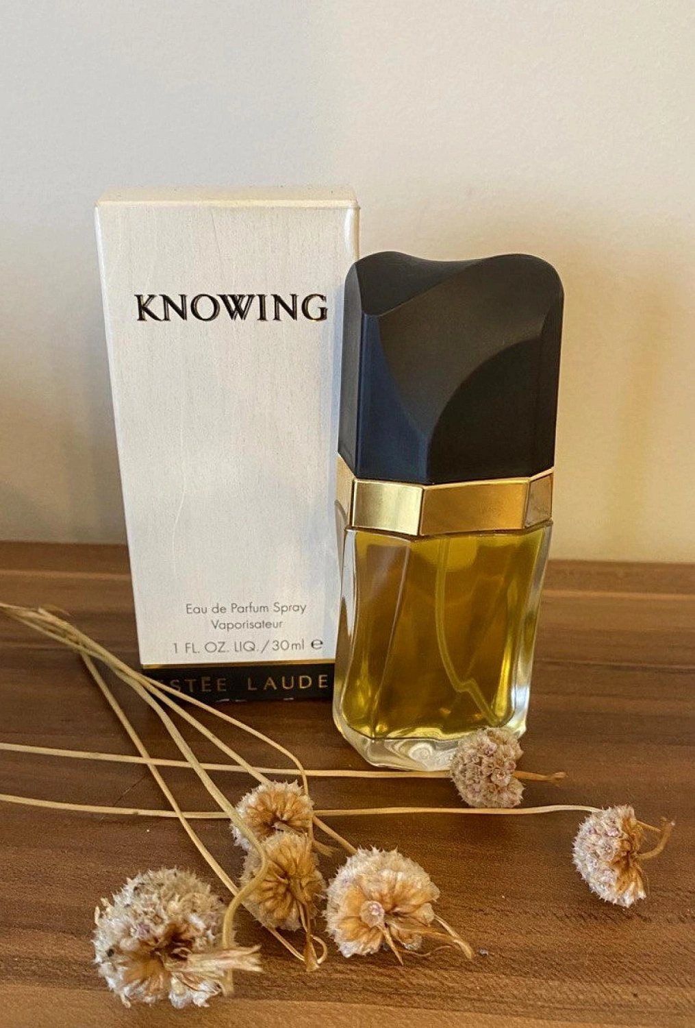 Estée Lauder Knowing