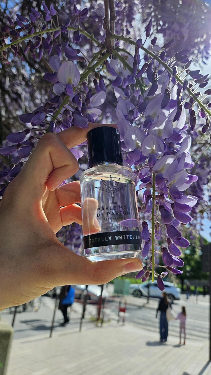 Parle Moi de Parfum Totally White